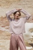 Artikelbild 1 des Artikels “Pullover Topdown Curator Of Stitches aus WOOLADDICTS Whisper “