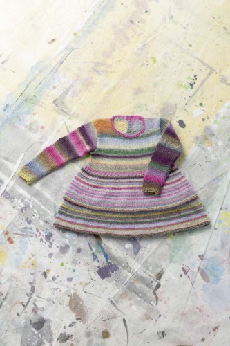 Artikelbild des Artikels “Kleid aus Mille Colori Baby 845.0200 - Braun/Grün/Violett | 98 (250g)“