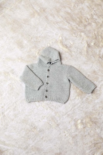 Artikelbild des Artikels “Jäckchen mit Kapuze  aus Baby Alpaca 719.0062 - Ziegel melange | 80-86 (150g)“