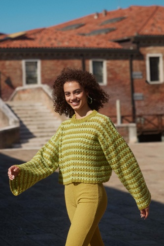 Artikelbild des Artikels “Pullover Feast Of Stitches aus WOOLADDICTS Whisper “