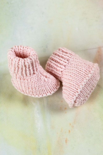 Artikelbild des Artikels “Schühchen aus Merino 200 Bebé “