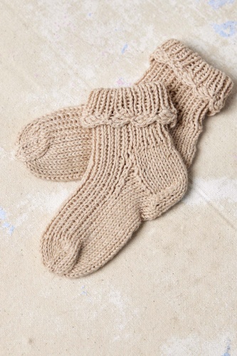 Artikelbild des Artikels “Socken Fjella aus Baby Cotton Naturally Colored “
