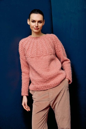 Artikelbild des Artikels “Pullover Top Down Claire aus Baby Lama “