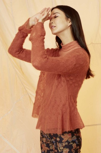 Artikelbild des Artikels “Pullover mit Volants und Lochmuster aus Lace “