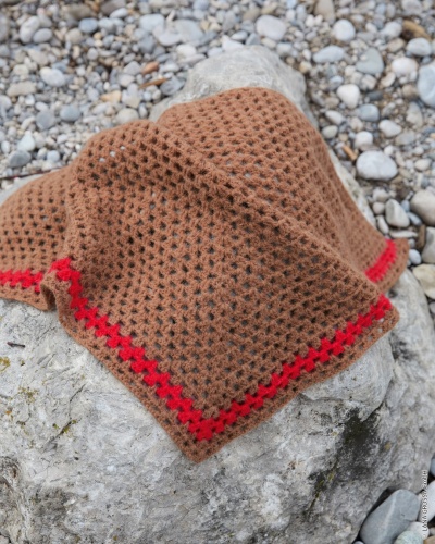 Artikelbild des Artikels “Häkel Dreieckstuch aus Nebbia “