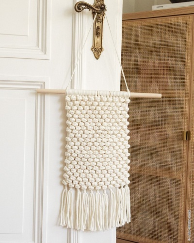 Artikelbild des Artikels “Wandschmuck Aus Makramee Mit Fransen aus The Tube “
