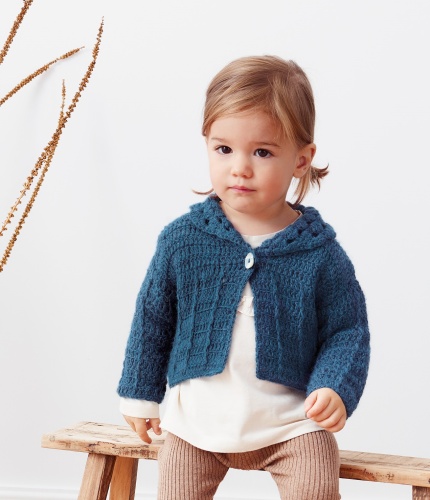 Artikelbild des Artikels “Babyjacke mit Lochmusterkragen aus Ecopuno “