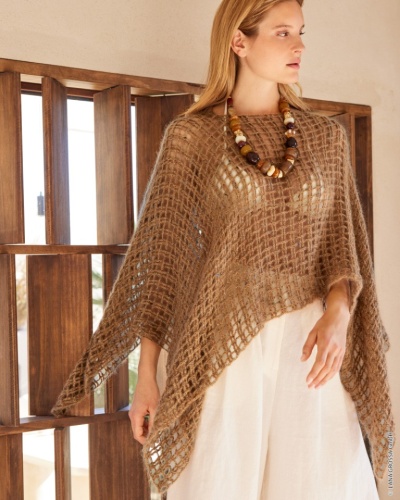 Artikelbild des Artikels “Häkelponcho Im Flechtmuster aus Natural Superkid Tweed “