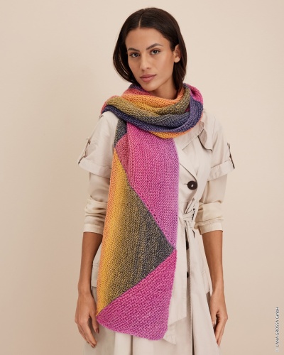 Artikelbild des Artikels “Diagonal-Gestrickter-Dreiecksschal aus Gomitolo Versione 455 - Jeans/Royal/Graublau/Hell-/Mittel-/Dunkelgrau | 25x228cm (200g)“