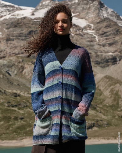 Artikelbild des Artikels “Jacke Mit Taschen aus Gomitolo Fumo “