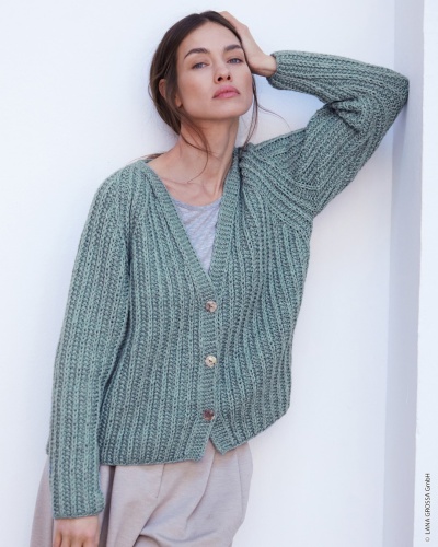 Artikelbild des Artikels “Raglan-Jacke Mit V-Ausschnitt aus New Classic “
