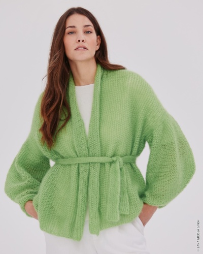 Artikelbild des Artikels “Schalkragen-Cardigan Topdown aus Silkhair “
