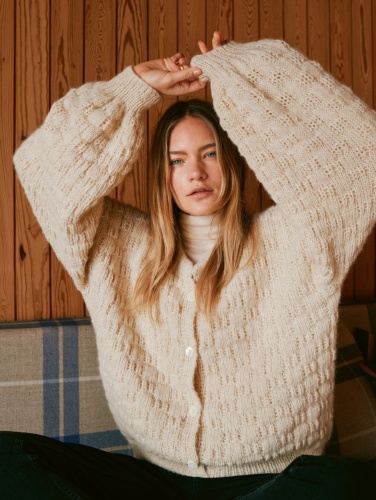 Artikelbild des Artikels “Cardigan im Würfelmuster aus Natural Alpaca Pelo “