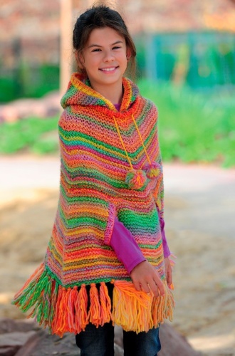 Artikelbild des Artikels “Kinderponcho mit Kapuze aus Linie 359 Fano “