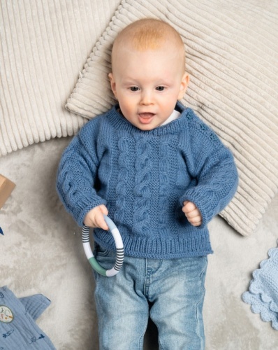 Artikelbild des Artikels “Pulli mit Zopfmuster aus Pro Lana Baby Micro “