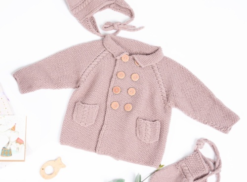 Artikelbild des Artikels “Raglanjäckchen aus Pro Lana Baby Micro “