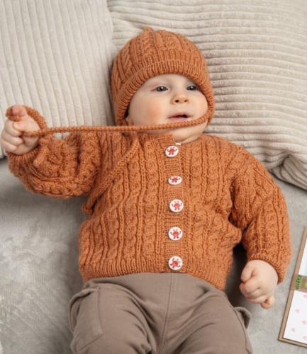 Artikelbild des Artikels “Jäckchen mit Zopfmuster aus Pro Lana Baby Merino Soft “
