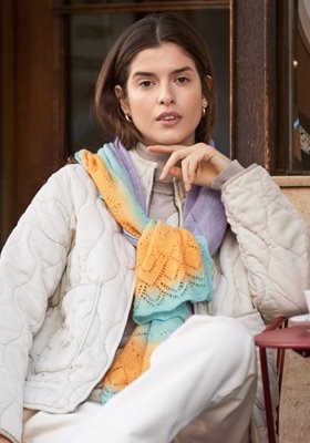 Artikelbild des Artikels “Stola aus Cool Wool Lace Hand-Dyed “