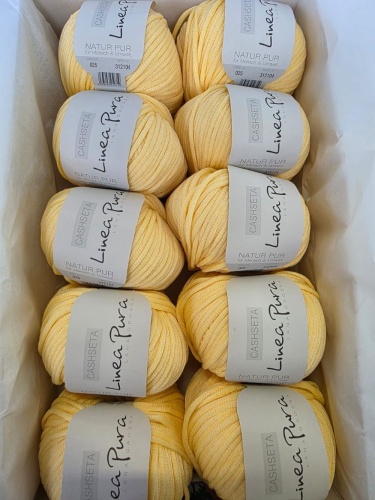 Artikelbild des Artikels “500g Lana Grossa Cashseta Farbe 25 Gelb “