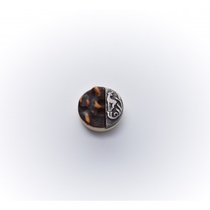 Artikelbild des Artikels “Knopf Hirschhornimitat mit Gemse “