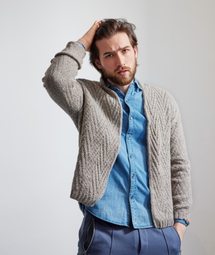 Artikelbild des Artikels “Cardigan aus Cashmere 16 Fine 18 - Schwarz | 48/50 (350g)“