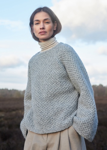 Artikelbild des Artikels “Raglan-Pullover Im Wabenmuster aus Spuma “
