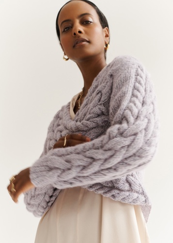 Artikelbild des Artikels “Pullover aus Sara “