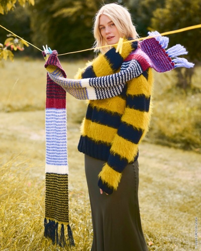 Artikelbild des Artikels “Fransenschal Mit Streifen aus Cool Merino & Nebbia “