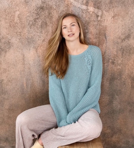 Artikelbild des Artikels “Pulli mit Zopf-Ajour aus Ecopuno “