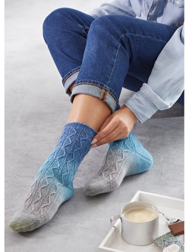 Artikelbild des Artikels “Socken mit Jojo-Ferse aus Meilenweit Merino Hand-Dyed “