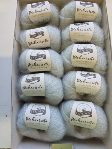 Artikelbild des Artikels “250g Laniato Mohairseta in Farbe 41 Hellgrau “