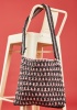 Artikelbild 3 des Artikels “Häkeltasche Moni aus Woolly Hugs Leder Look “