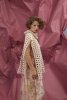 Artikelbild 5 des Artikels “Cape mit Lochmuster aus Sakura “