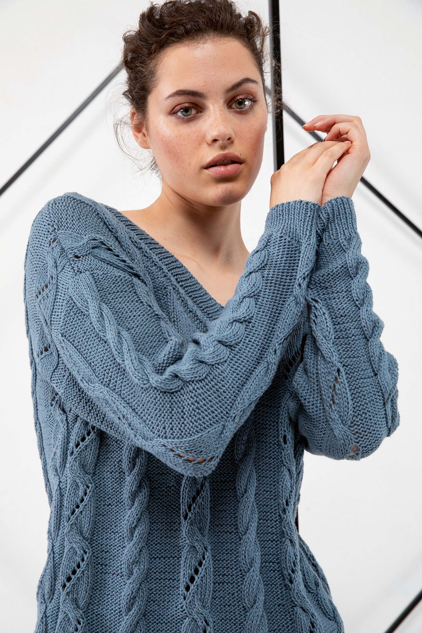 Artikelbild 1 des Artikels “Pullover mit Zopfmuster aus Soft Cotton “