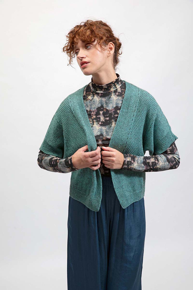 Artikelbild 1 des Artikels “Kurzarmjacke Bettina aus Vaya 1135.0023 - Silber | S-M (250g)“