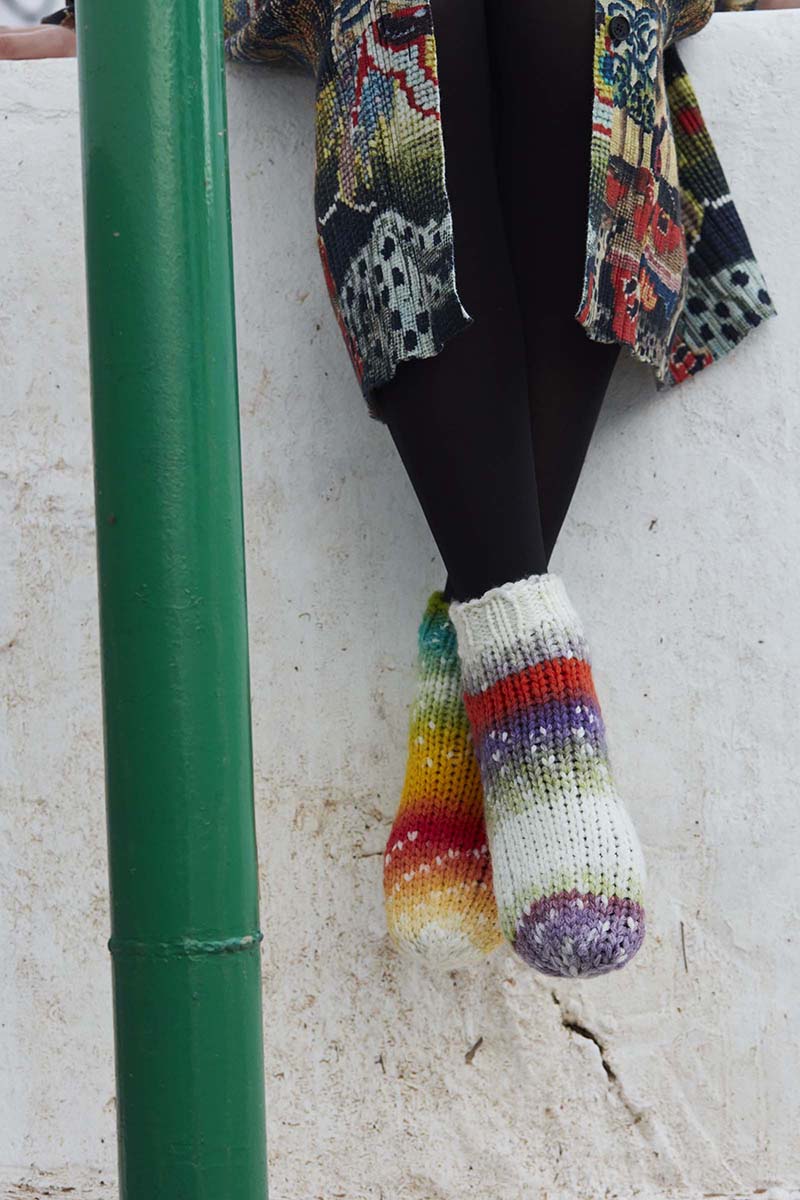 Artikelbild 1 des Artikels “Socken Prismatic Movers aus WOOLADDICTS Mystery “
