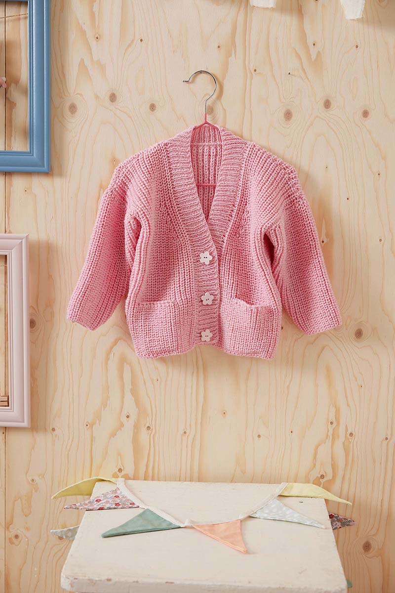 Artikelbild 1 des Artikels “Cardigan Sigrid aus Merino 200 Bebé 71.0332 - marine | 62 (150g)“