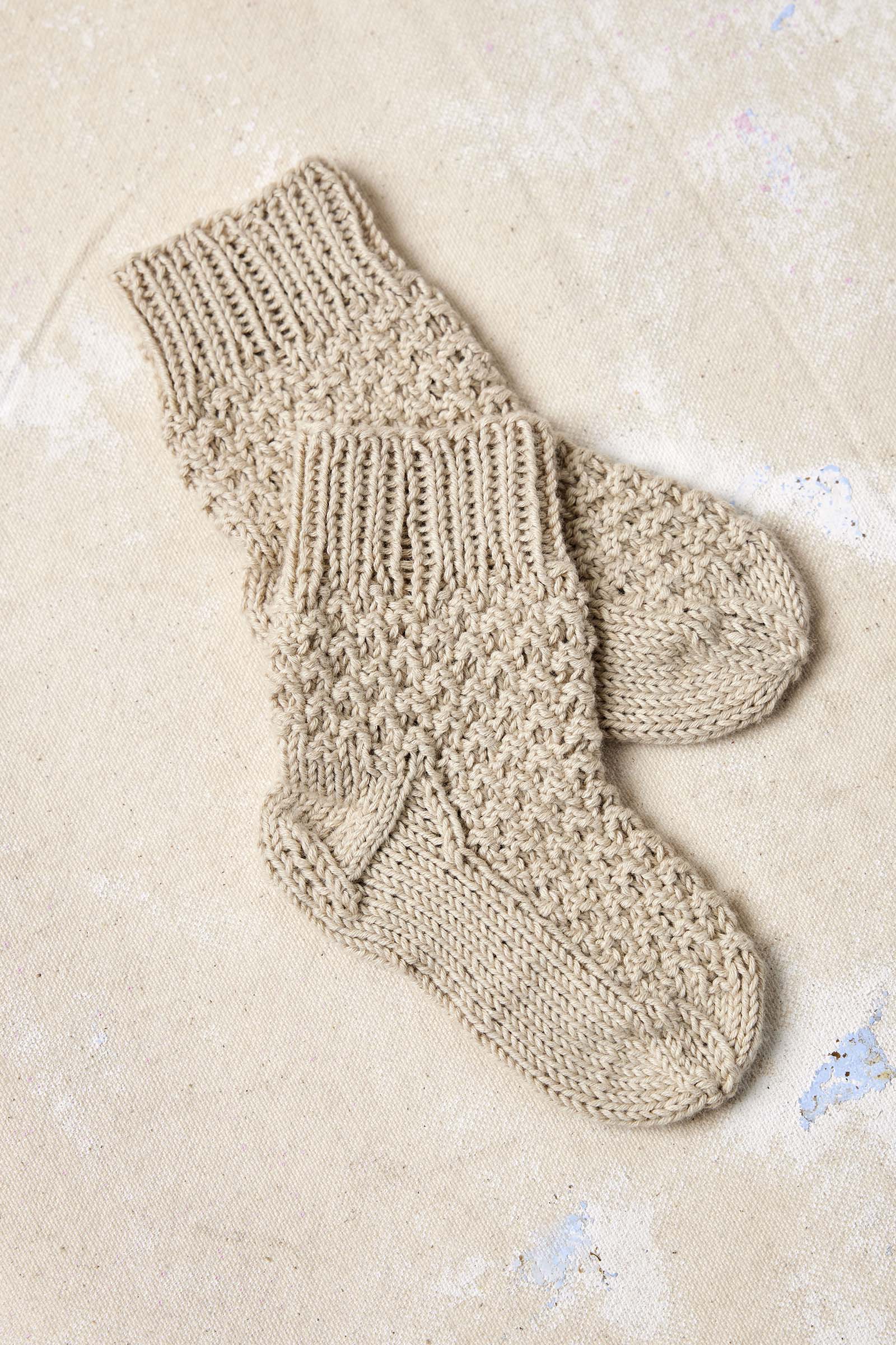 Artikelbild 1 des Artikels “Socken Henrik aus Baby Cotton Naturally Colored “