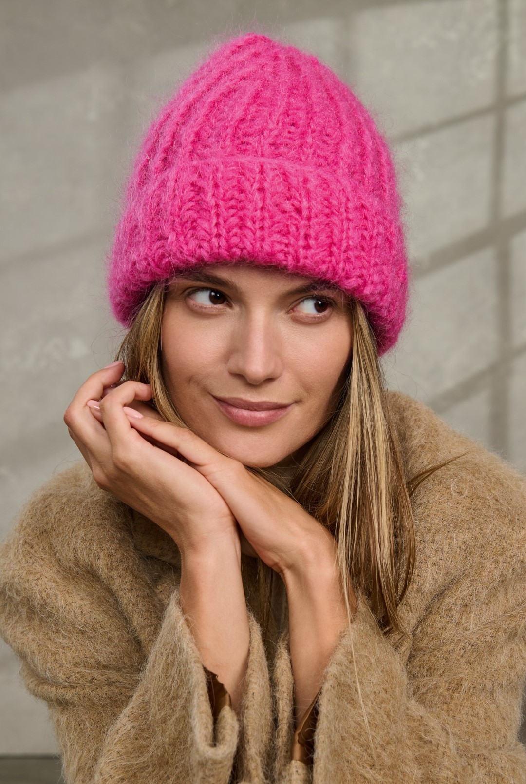 Artikelbild 1 des Artikels “Mütze Mit Umschlag aus Mohair Moda “