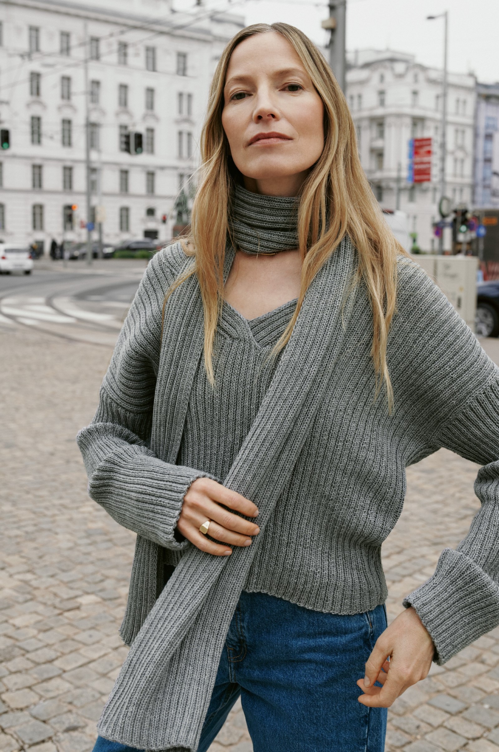 Artikelbild 1 des Artikels “Pullover mit V-Ausschnitt aus Merino Superiore “