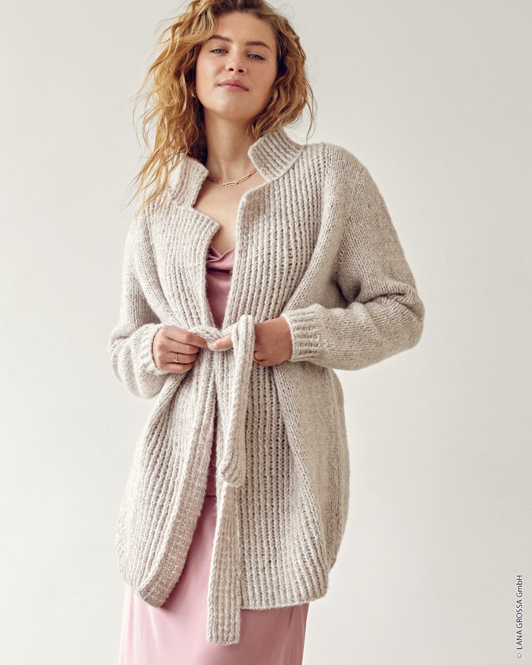 Artikelbild 1 des Artikels “Cardigan Mit Gürtel aus Ecopuno Chunky “
