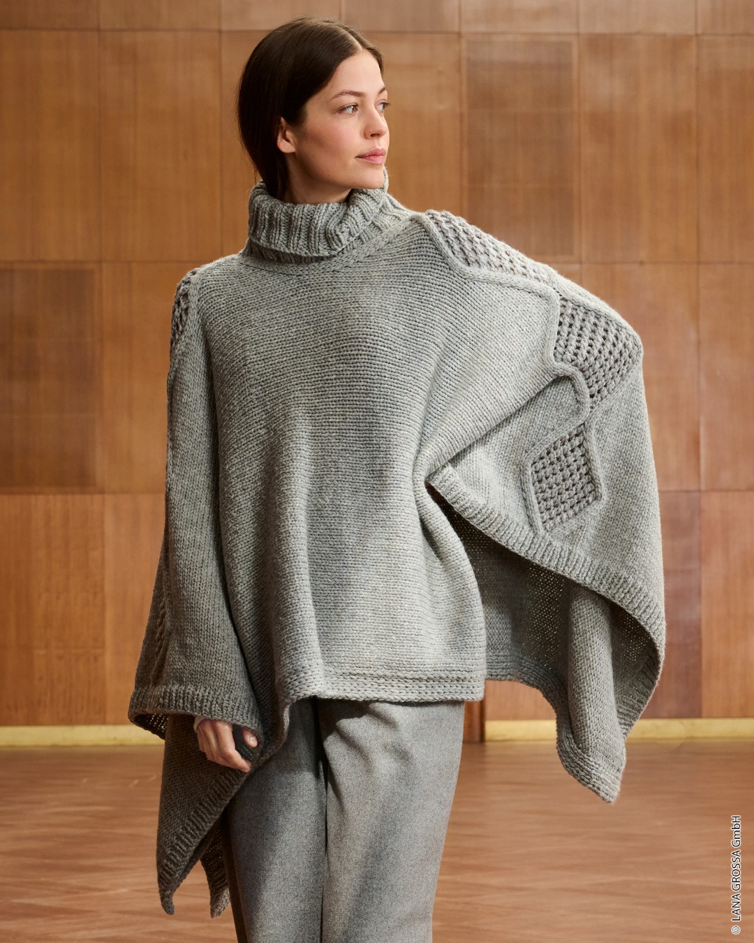 Artikelbild 1 des Artikels “Poncho aus Cool Merino Big & Glamour “