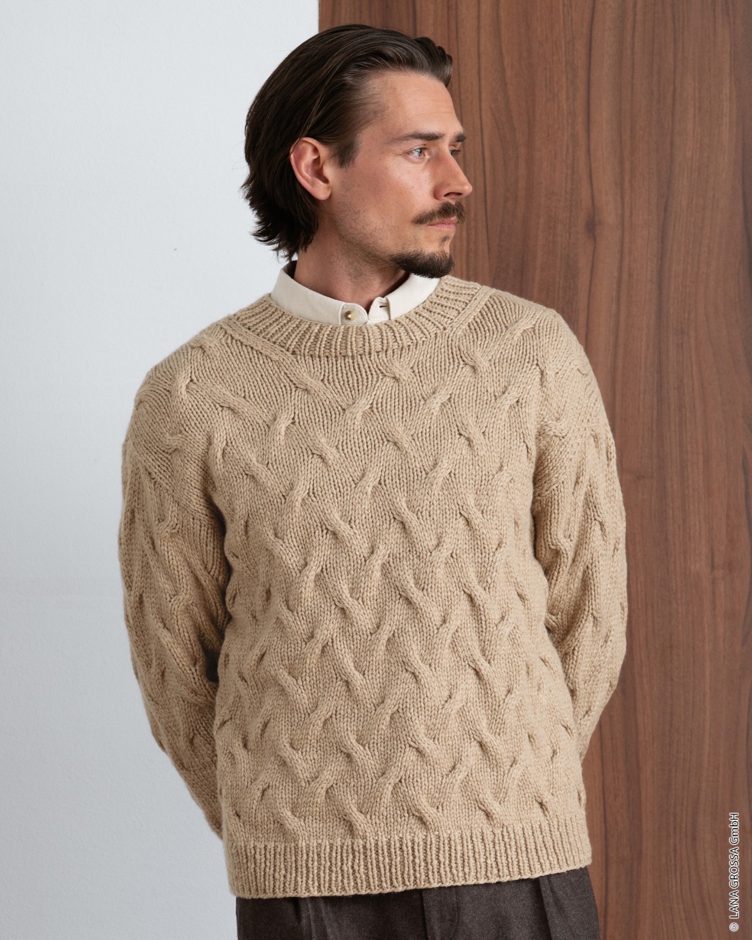 Artikelbild 1 des Artikels “Pullover Im Zopfmuster aus Cool Merino Big 239 - Saphirbau | 48 (700g)“
