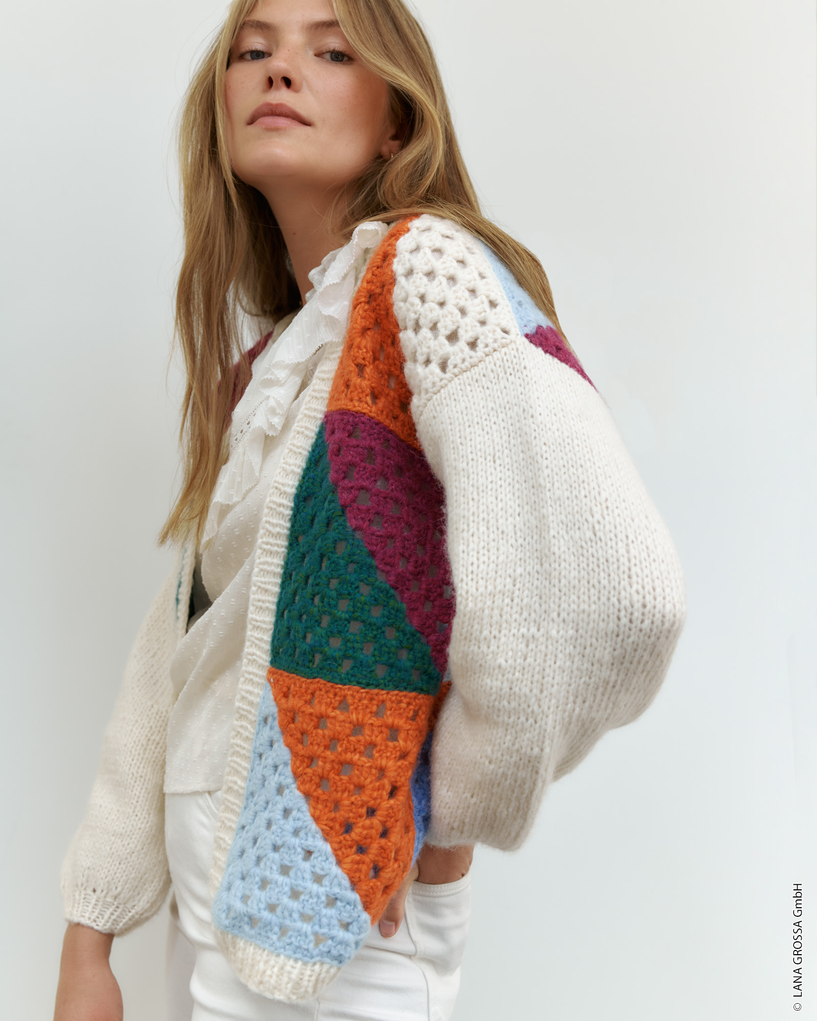 Artikelbild 1 des Artikels “Jacke Mit Granny Squares Und Gestrickten Ärmeln aus Brigitte No. 2 “