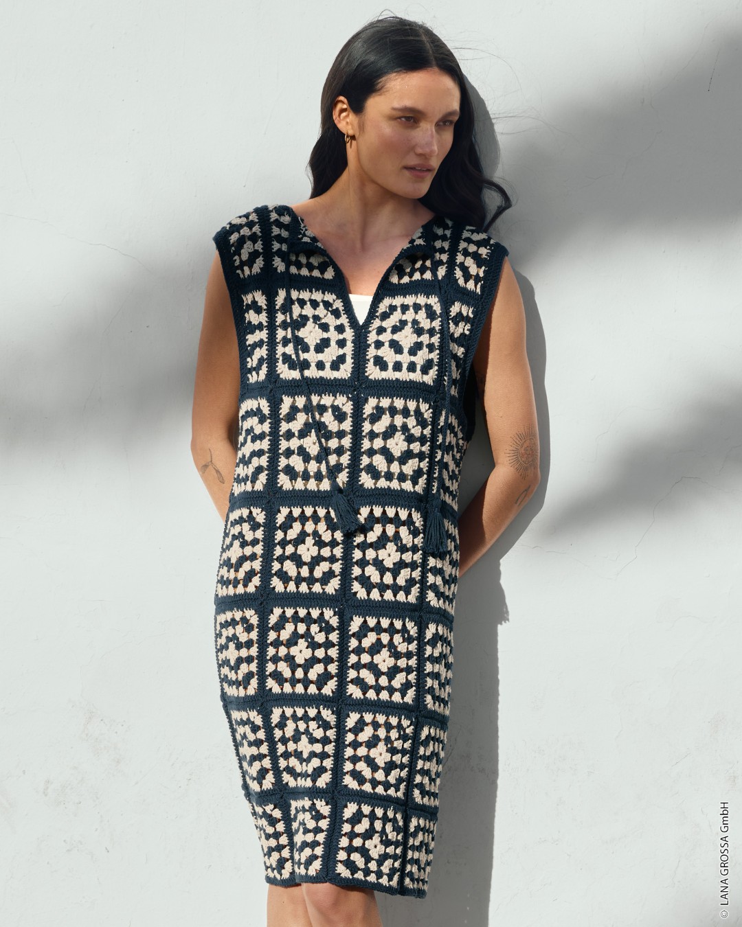 Artikelbild 1 des Artikels “Kleid In Quadratischen Motiven aus Elastico “