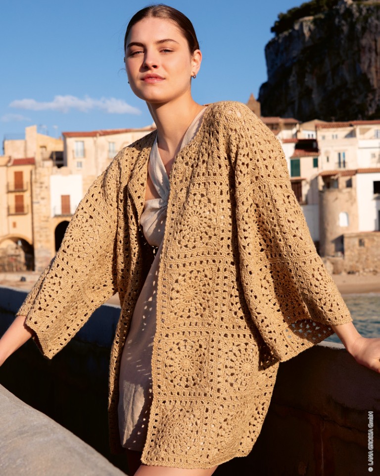 Artikelbild 1 des Artikels “Cardigan In Quadratischen Motiven aus Diversa “