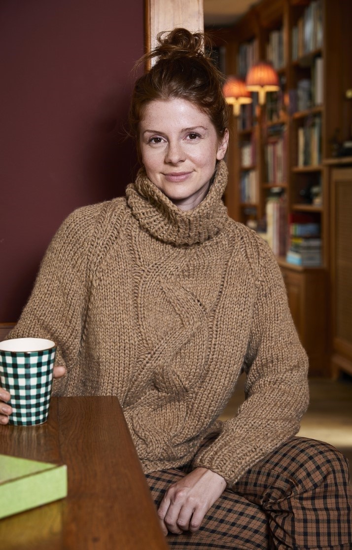 Artikelbild 1 des Artikels “Pullover mit Zopfmuster aus LandLust Winterwolle “