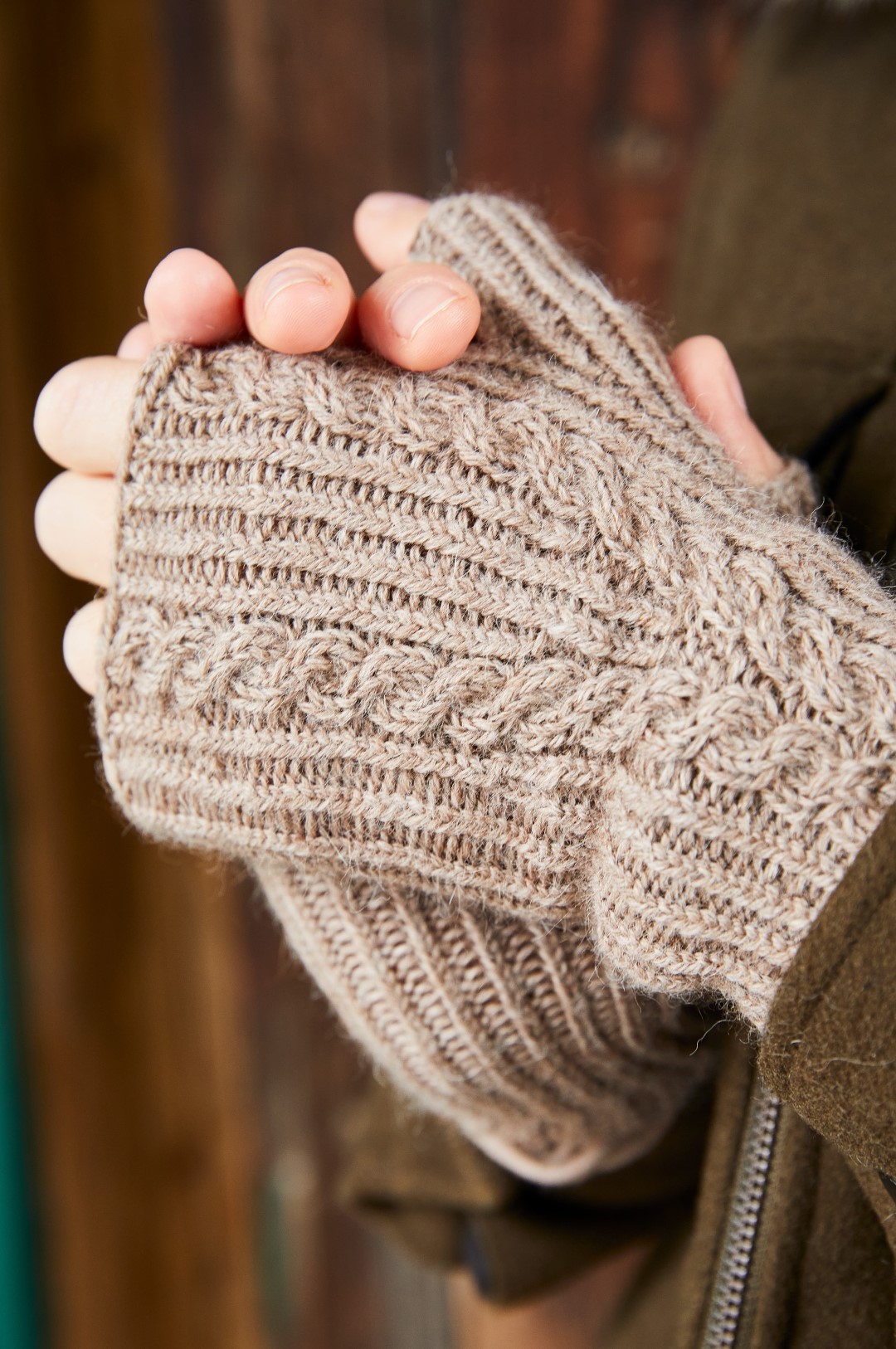 Artikelbild 1 des Artikels “Handstulpen aus LandLust Alpaka Merino 160 “