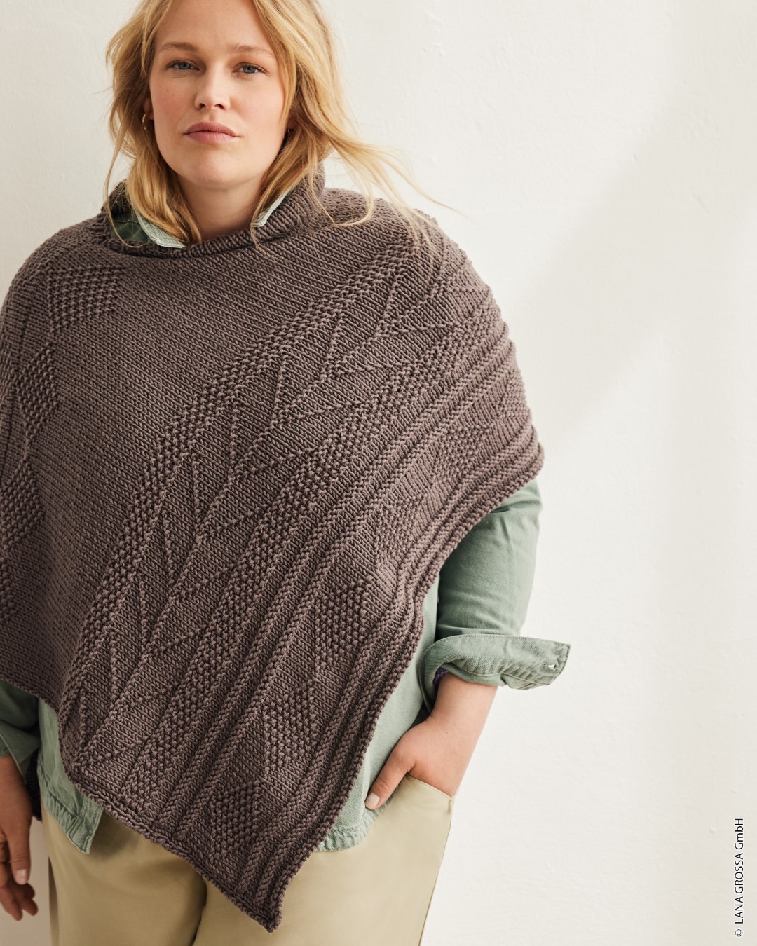 Artikelbild 1 des Artikels “Poncho Mit Strukturmuster aus Bingo “