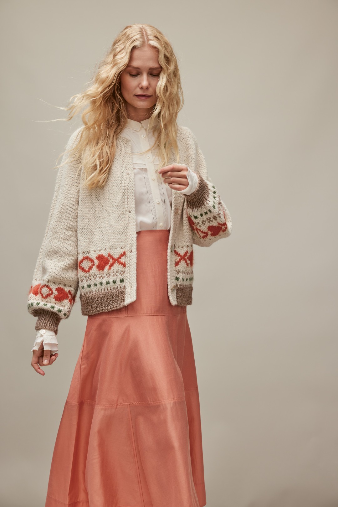 Artikelbild 1 des Artikels “Kurzer Cardigan aus Natural Lama Chunky & Mohair Di Gio “